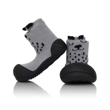 Attipas - Media con planta gris oso.