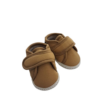 Peke- zapatos color café para niño