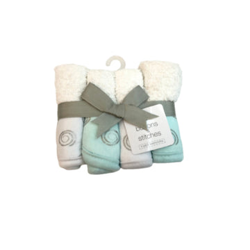 Set de 4 Toallas pequeñas Niña