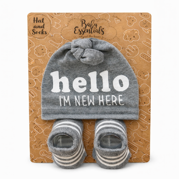 Set de gorro y calcetines con estampado para bebé niño