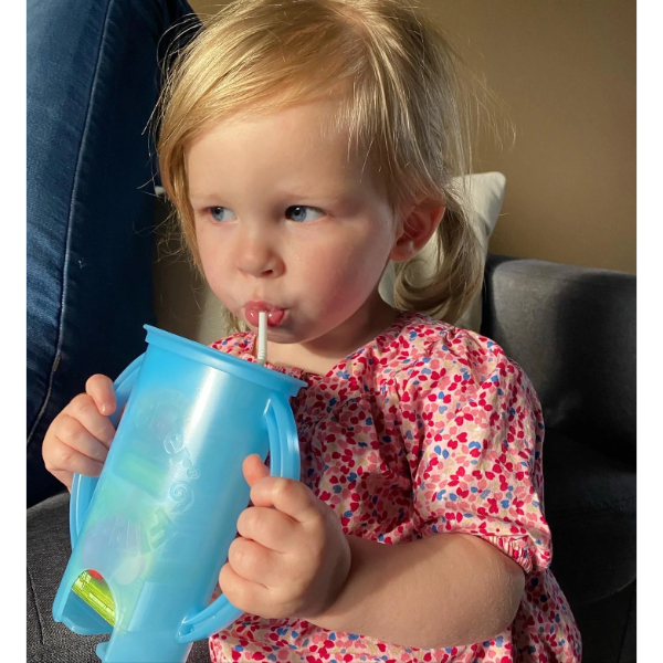 Recipiente para bolsitas de zumos y alimentos para bebé – Celeste